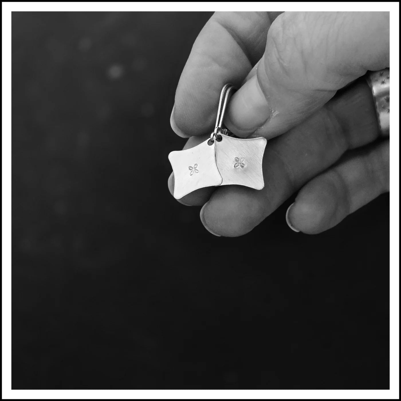 Paird Solo Star Earrings