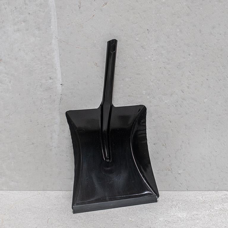 Fireplace Hearth Set - Black Dustpan with rubber lip & Arenga Fibre Hearth Brush