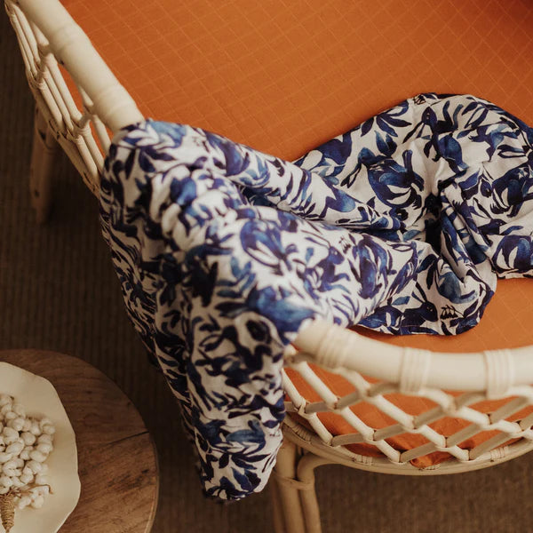 Snug as a Bub Bleu Swaddle