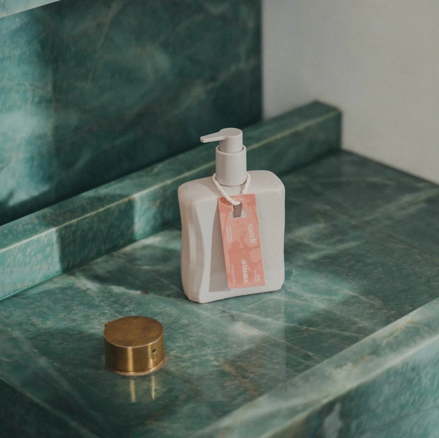 Saarde Hand and Body Wash - 2 Scent Notes