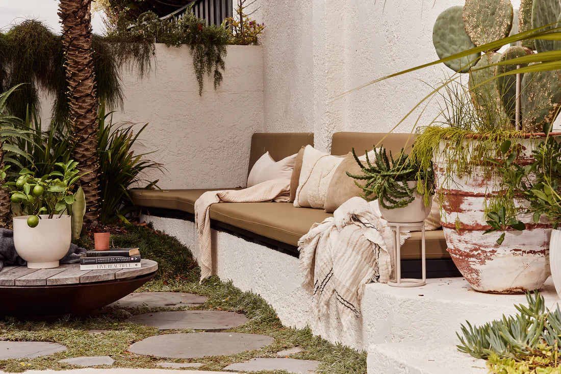 Saarde Enes Linen Throw - Natural