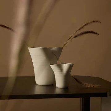 Marmoset Found Cloud Sunday Vase in Snow