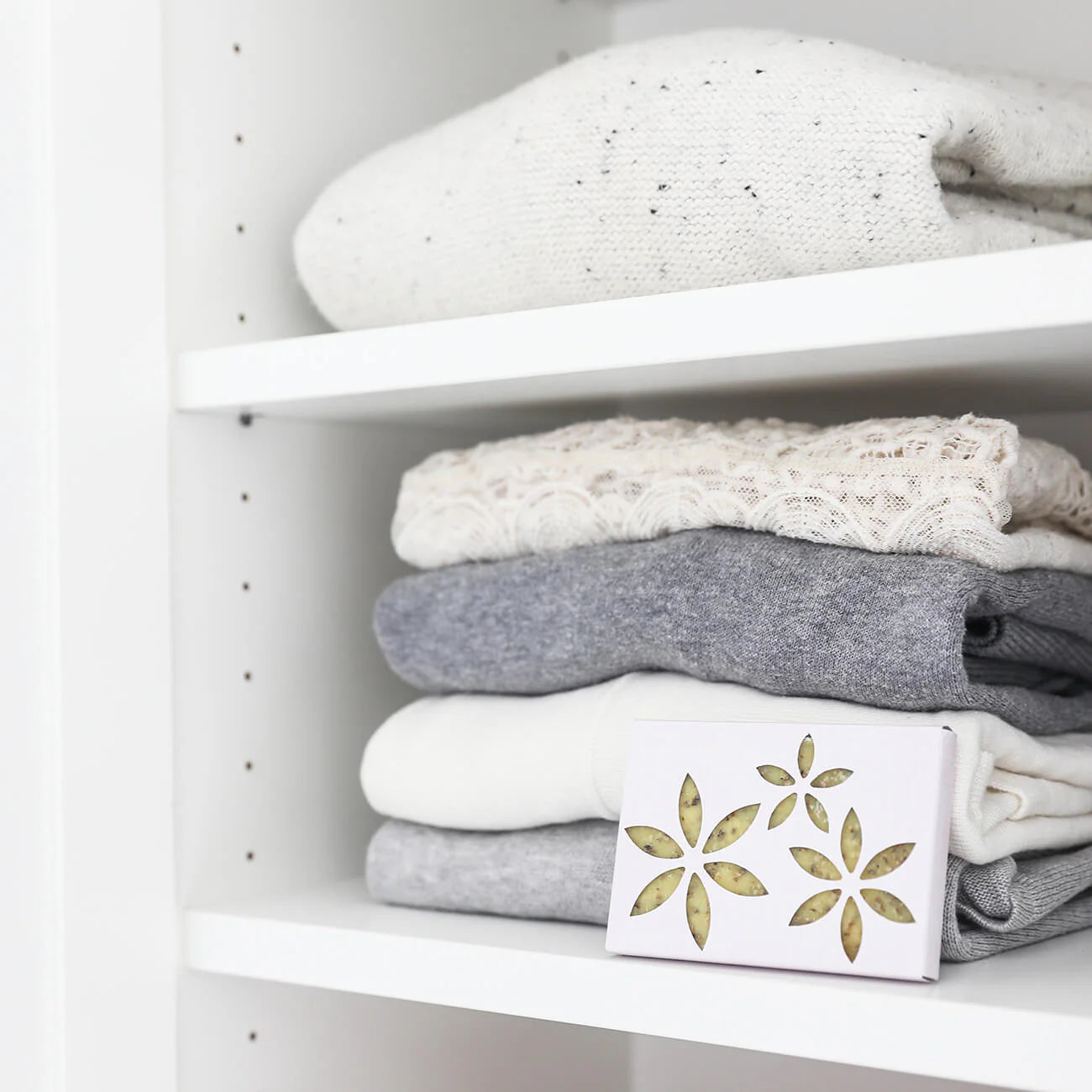 Bell Art Clothes Companion