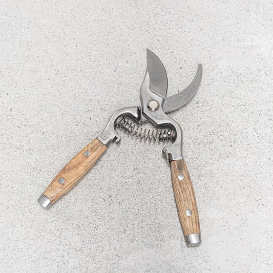 Secateurs with wood Handle