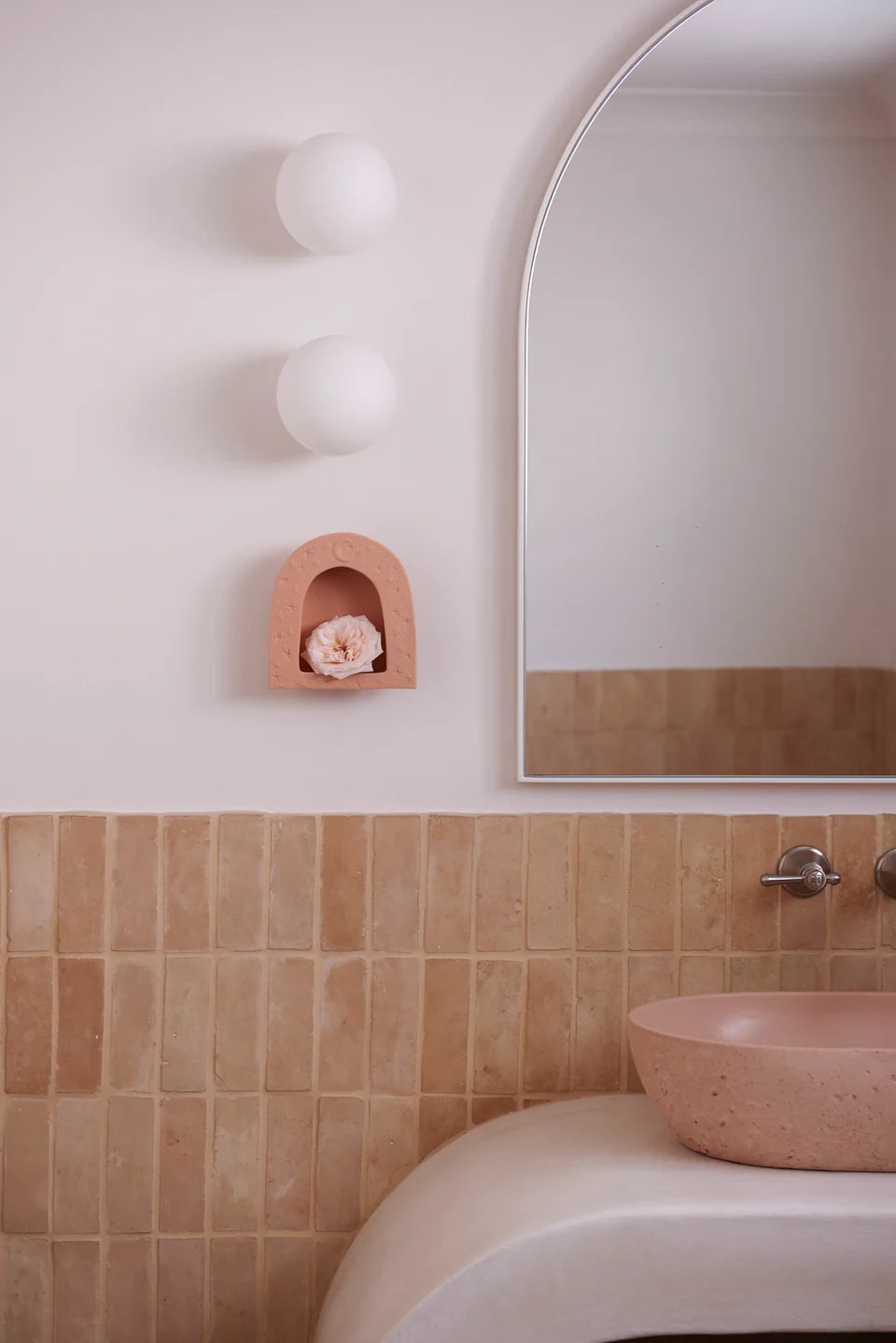 Jones & Co Luna Wall Shelf - pink