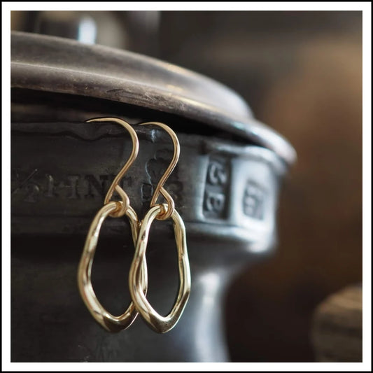 Paird Organic Flow gold earrings