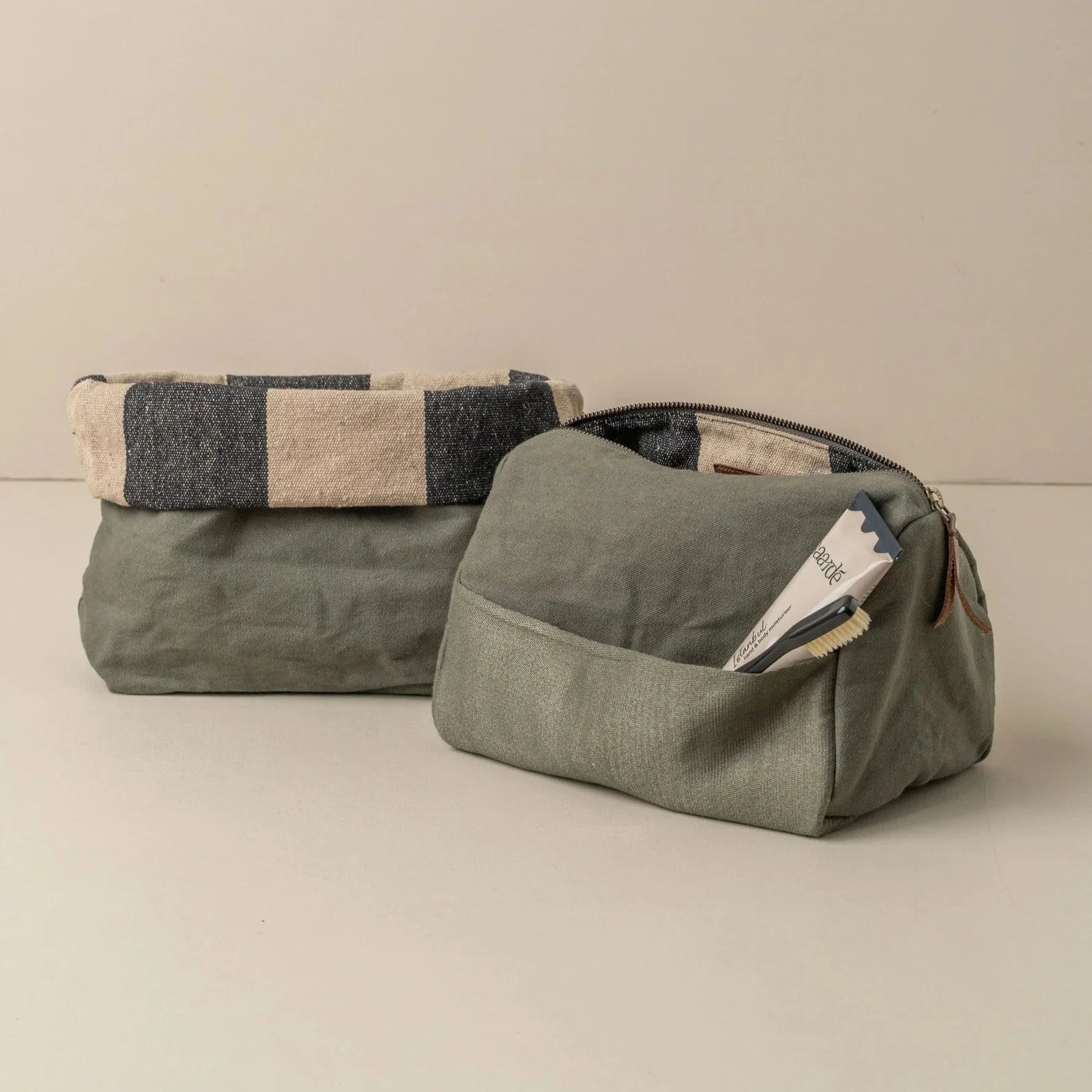 Saarde Journey Toiletry Canvas Bag - 4 colours