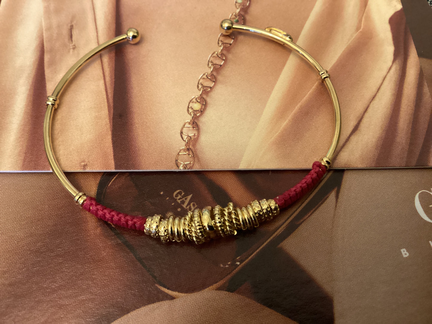 Gas Bijoux Zizanie Gold Bracelet with red thread