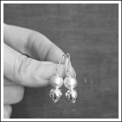 Paird Satin Drops Earrings