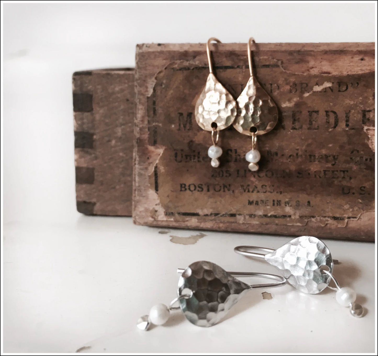 Paird Textured Tear & Pearl earrings